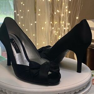 Size 6.5 Nina of New York high heel shoes.